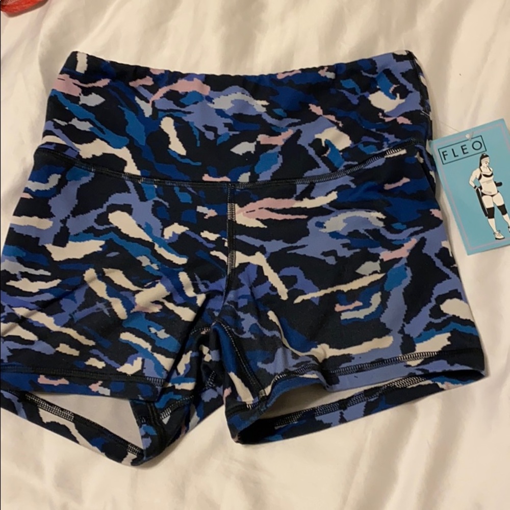 NWT Fleo shorts power high rise
